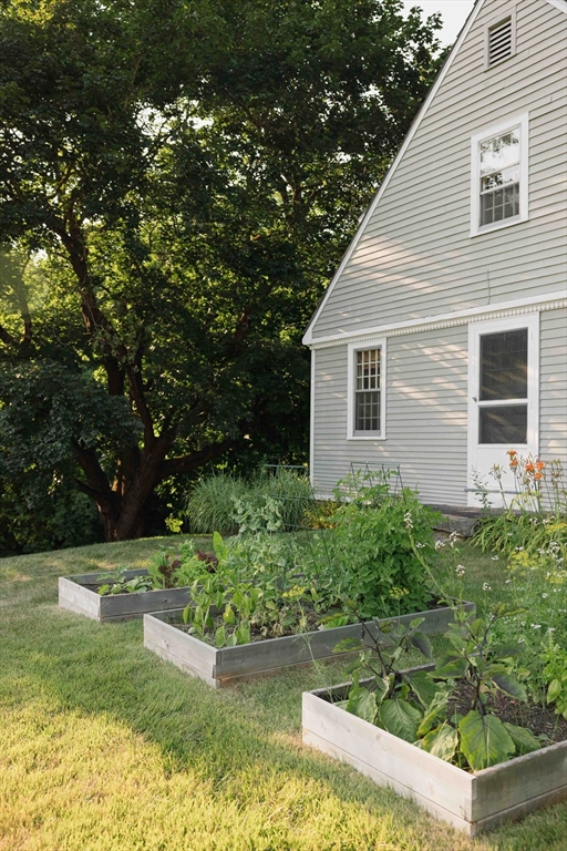 636 Bernardston Road Greenfield, MA 01301 - Photo 4 of 37 Gallery Image 4