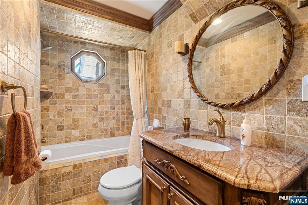 694 Sunset Road Teaneck, NJ 07666 - Photo 13 of 30