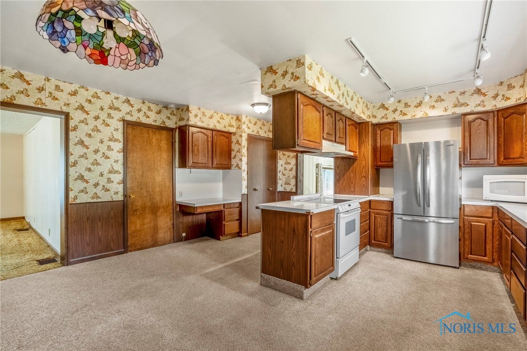 411 Farnsworth Road Waterville, OH 43566 - Photo 11 of 37 Gallery Image 11