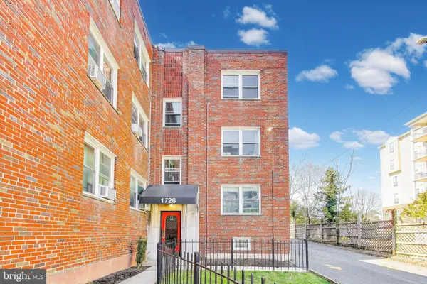 $1,850 | 1726 North Quinn Street, Unit 307, Arlington, VA 22209
