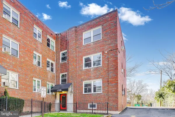 $1,850 | 1726 North Quinn Street, Unit 307, Arlington, VA 22209
