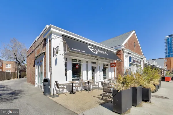 $1,850 | 1726 North Quinn Street, Unit 307, Arlington, VA 22209