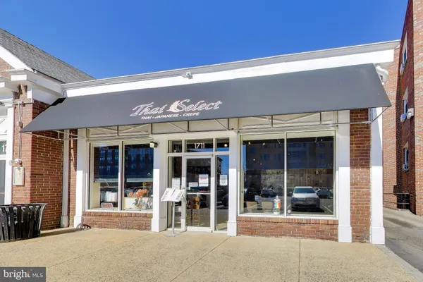 $1,850 | 1726 North Quinn Street, Unit 307, Arlington, VA 22209