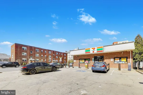 $1,850 | 1726 North Quinn Street, Unit 307, Arlington, VA 22209