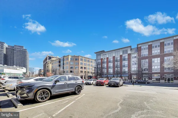 $1,850 | 1726 North Quinn Street, Unit 307, Arlington, VA 22209