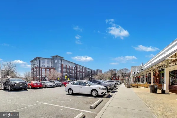 $1,850 | 1726 North Quinn Street, Unit 307, Arlington, VA 22209