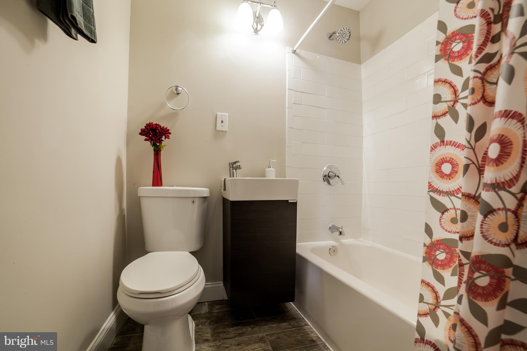 4044 Annellen Road Baltimore, MD 21215 - Photo 8 of 29 Bath
