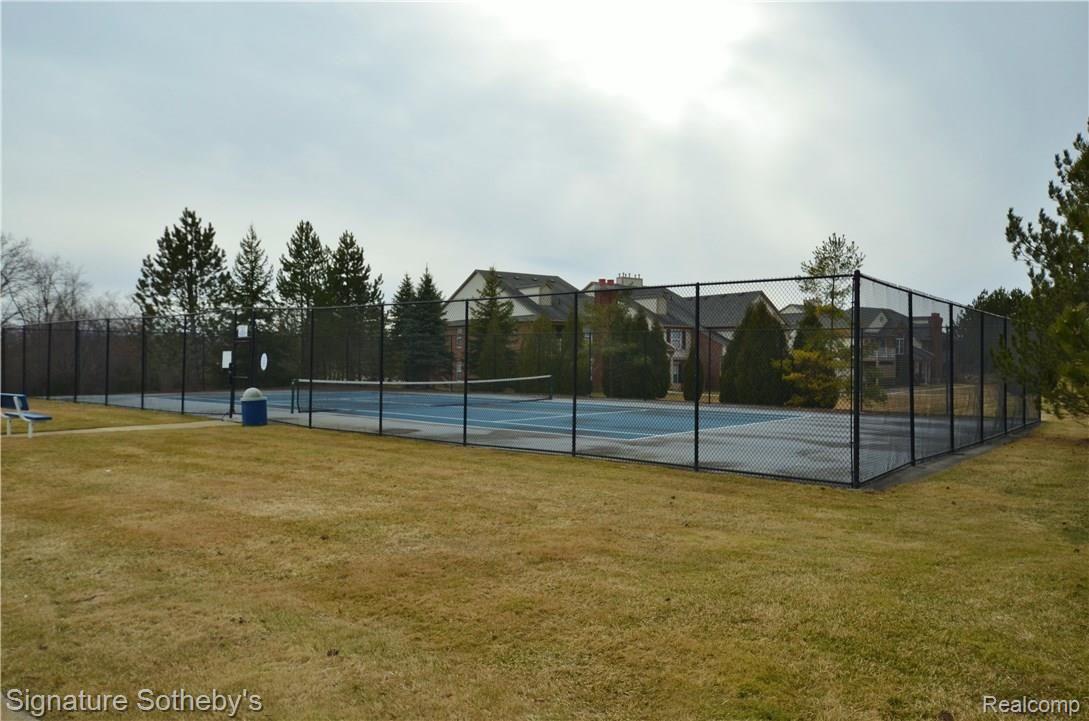 3575 Oakmonte Boulevard Rochester, MI 48306 - Photo 26 of 32 27 tennis courts.JPG
