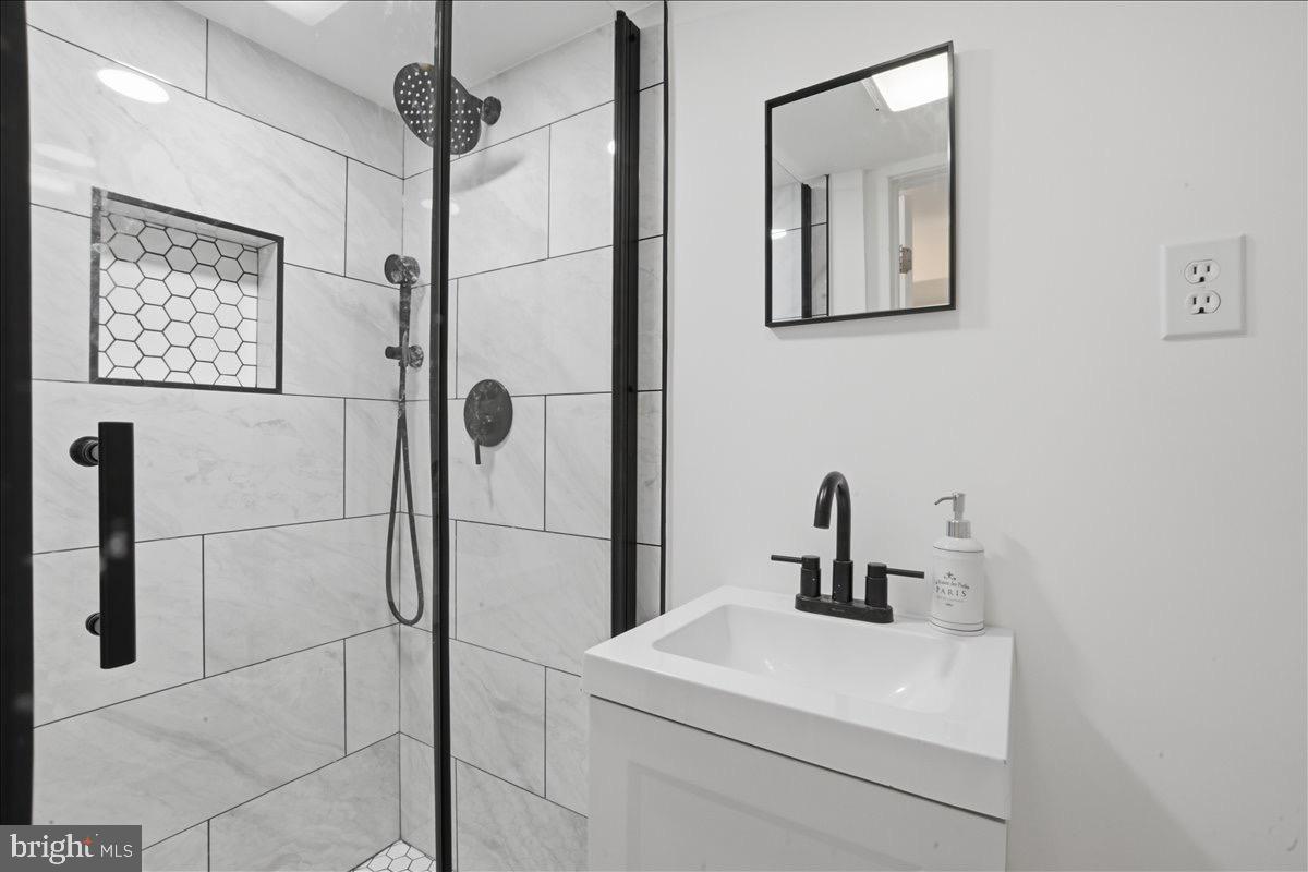 939 15th Street Southeast Washington, DC 20003 - Photo 18 of 19