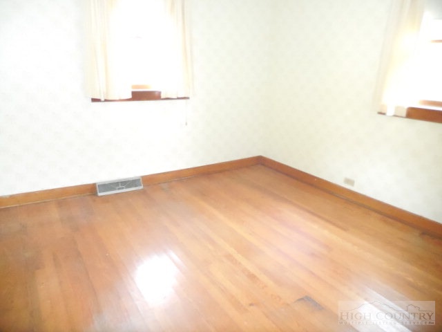 103 Davis Gentry Road Lansing, NC 28643 - Photo 6 of 12 Gallery Image 6