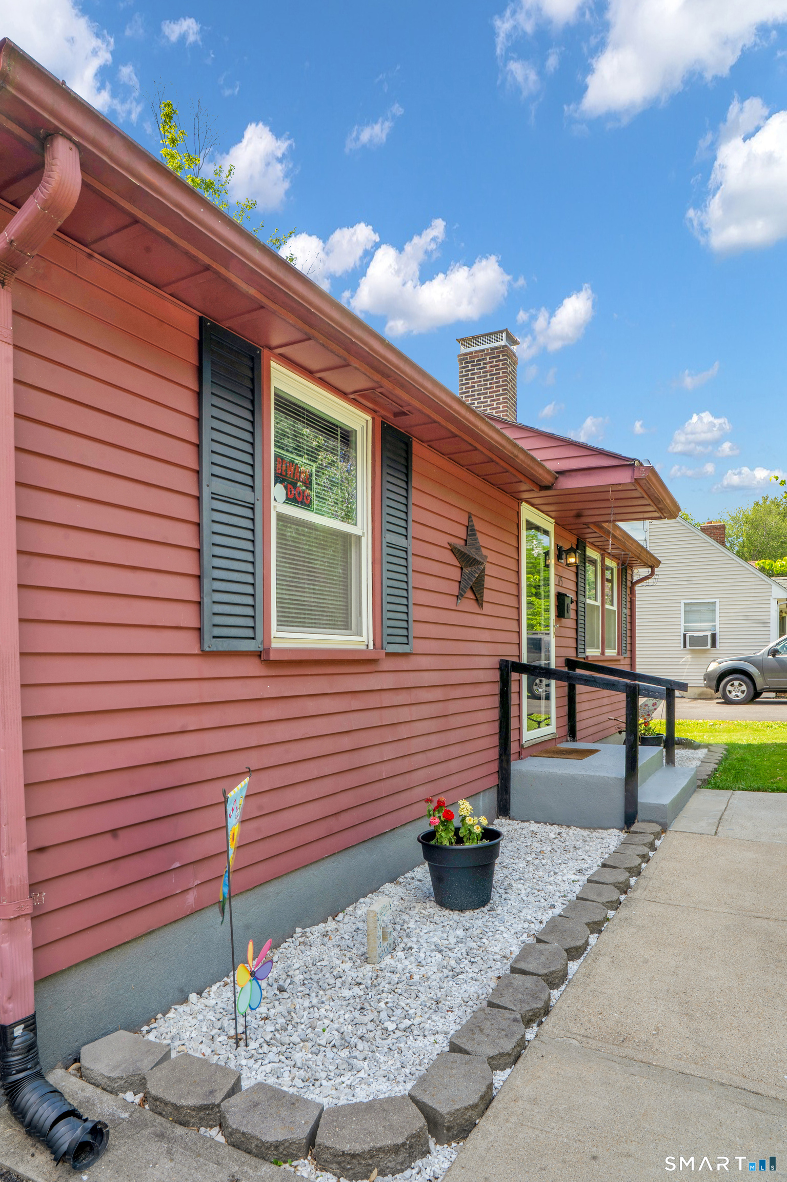 175 Newfield Street Middletown, CT 06457 - Photo 2 of 17