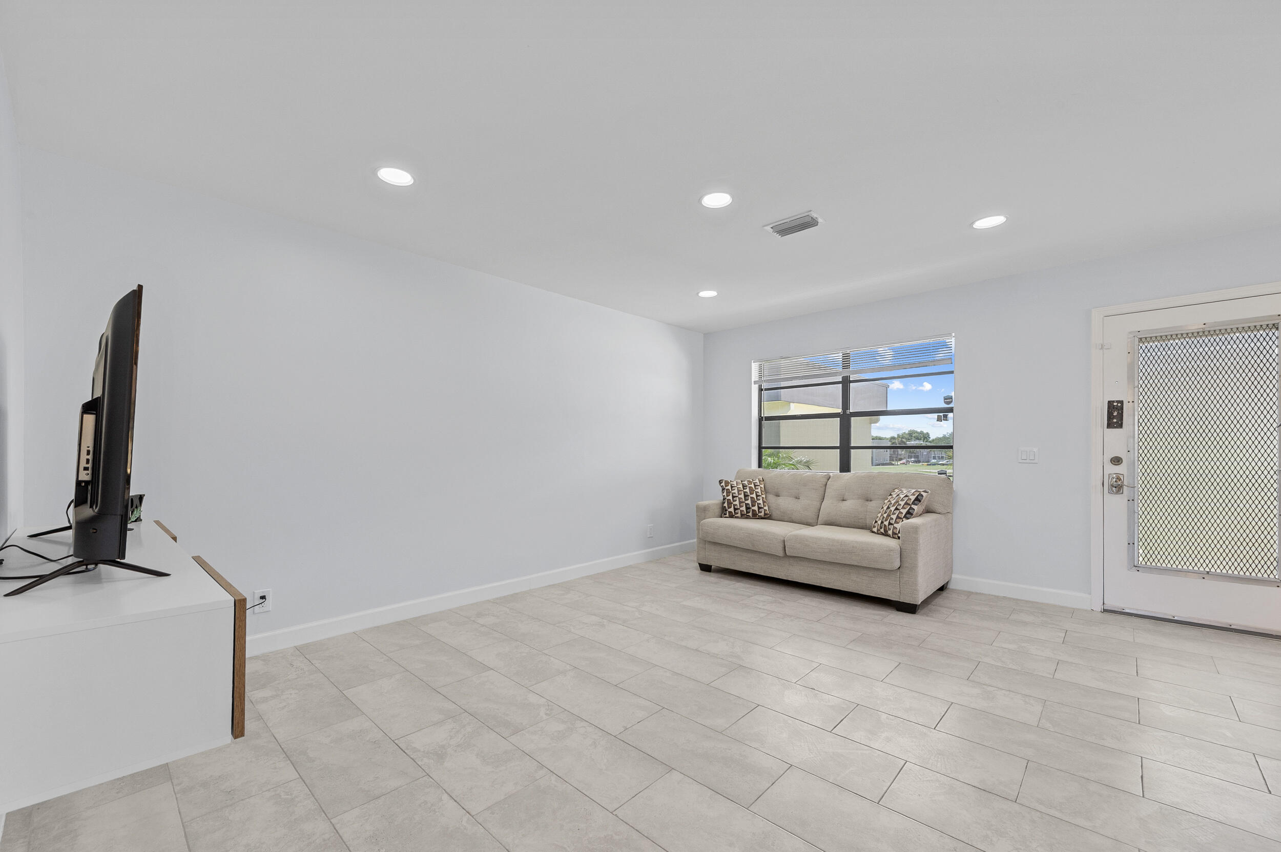 234 Capri East Delray Beach, FL 33484 - Photo 4 of 65 _dsc4542