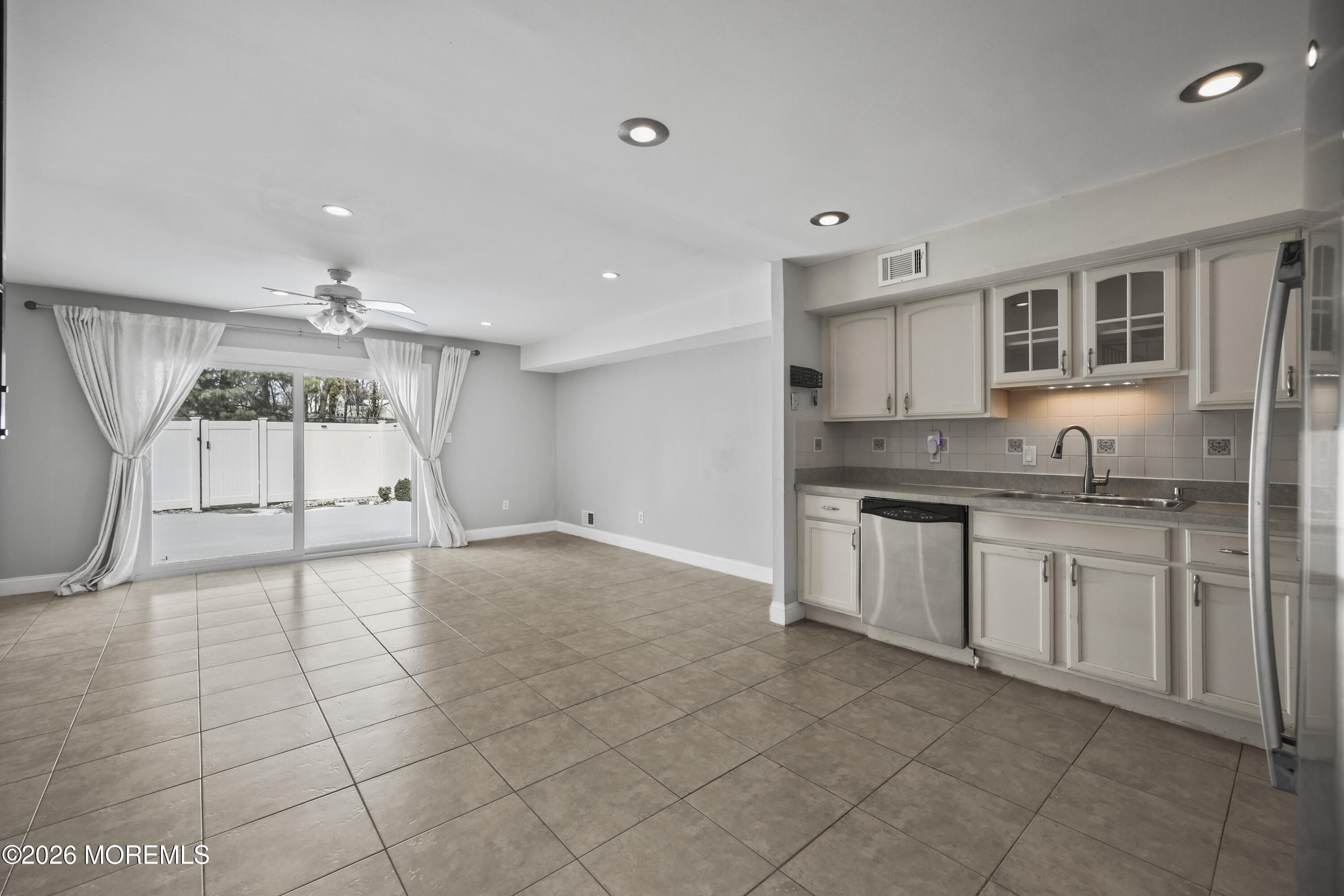 615 Randall Way Matawan, NJ 07747 - Photo 12 of 46 10-print-LPM_4994