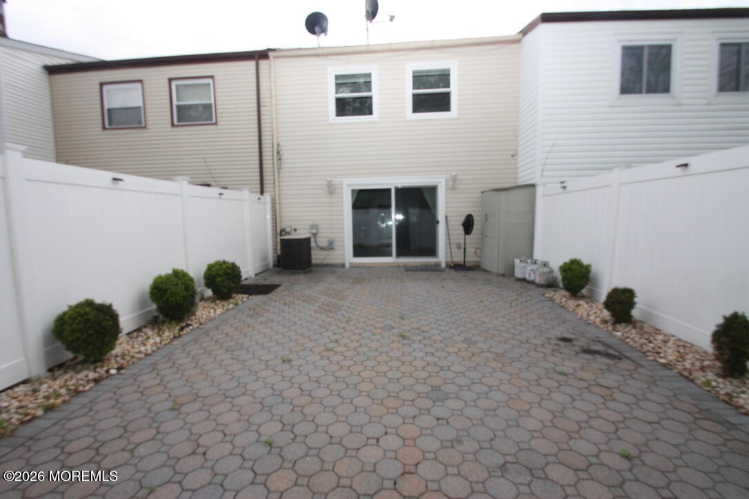 615 Randall Way Matawan, NJ 07747 - Photo 37 of 46 096E8EEA-CA4F-40F4-B947-7BBC18FAF29B_1_1