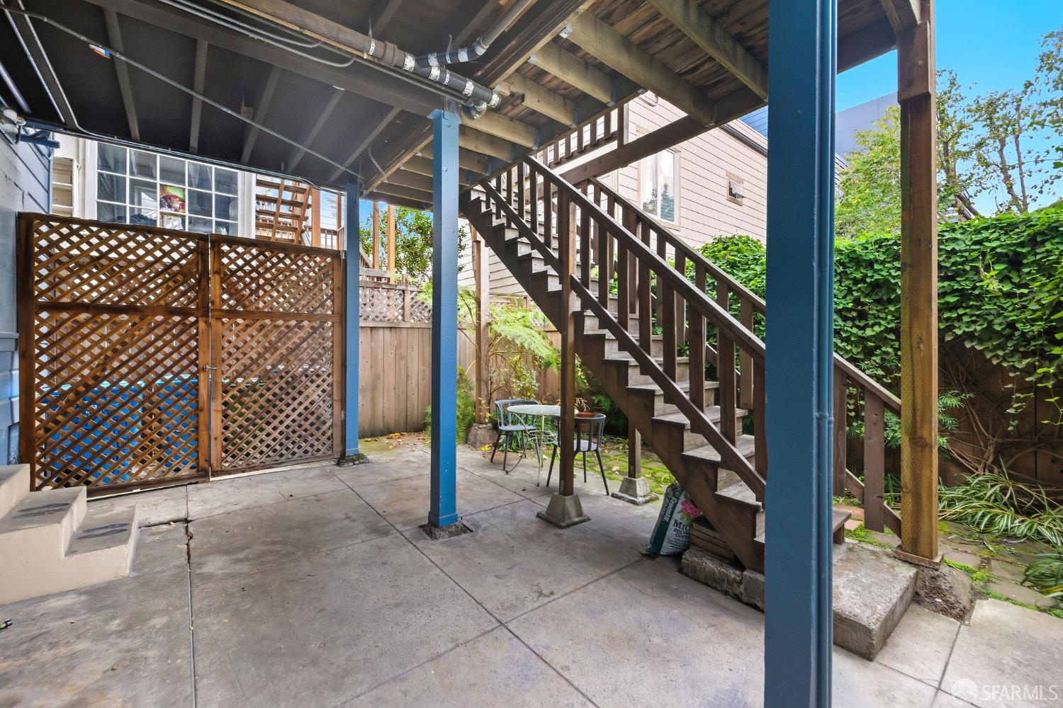 3452 18th Street, Unit A San Francisco, CA 94110 - Photo 36 of 39 a view of entryway