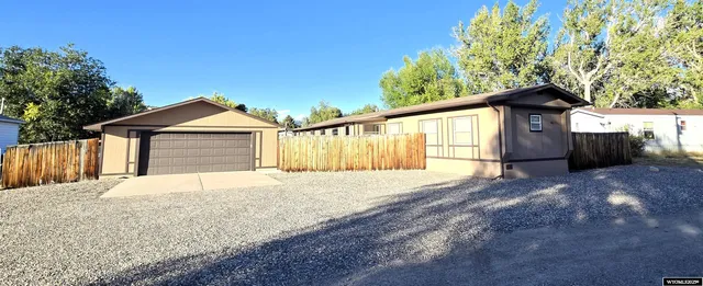 $229,900 | 115 East Warren Street, Thermopolis, WY 82443