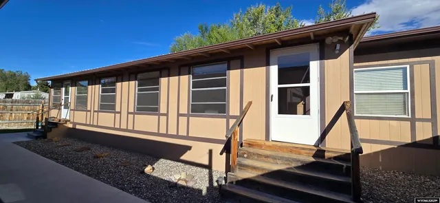 $229,900 | 115 East Warren Street, Thermopolis, WY 82443