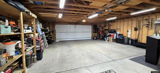 $229,900 | 115 East Warren Street, Thermopolis, WY 82443