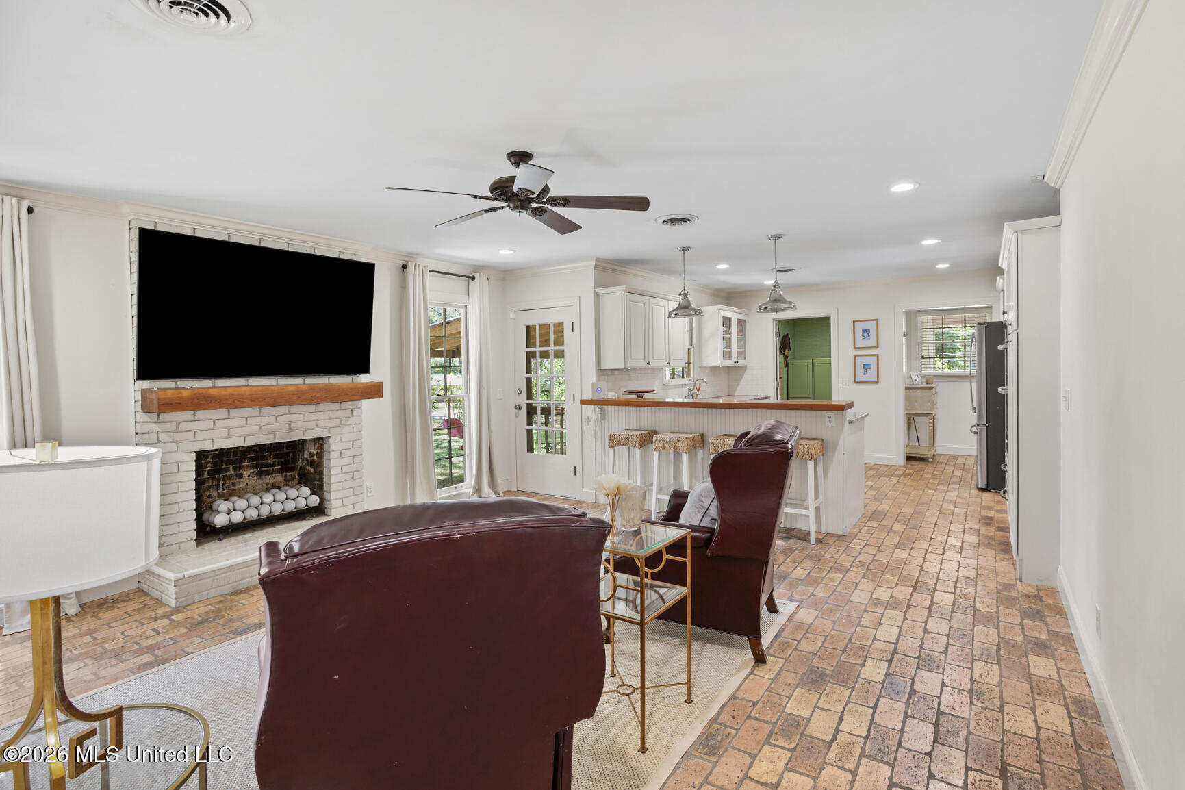 2164 Southwood Road Jackson, MS 39211 - Photo 4 of 19 2164 Southwood-10