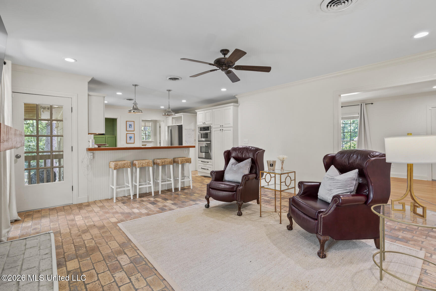 2164 Southwood Road Jackson, MS 39211 - Photo 5 of 19 2164 Southwood-4