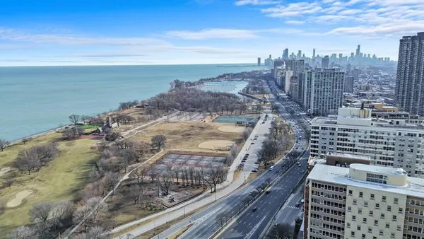 $319,900 | 3950 North Lake Shore Drive, Unit 724, Chicago, IL 60613