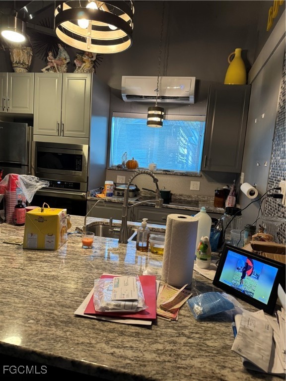 32576 Oil Well Road Punta Gorda, FL 33955 - Photo 8 of 30 a room with musical instruments