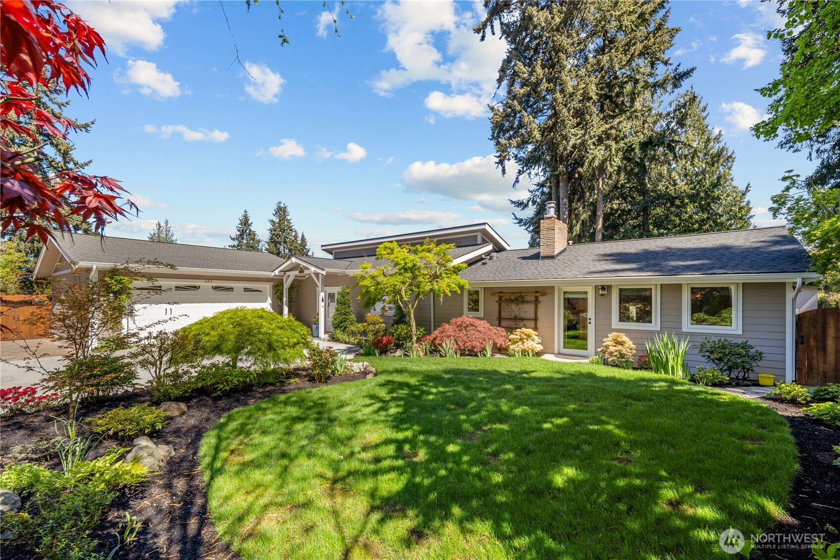 643 Edmonds Way Edmonds, WA 98020 - Photo 1 of 34