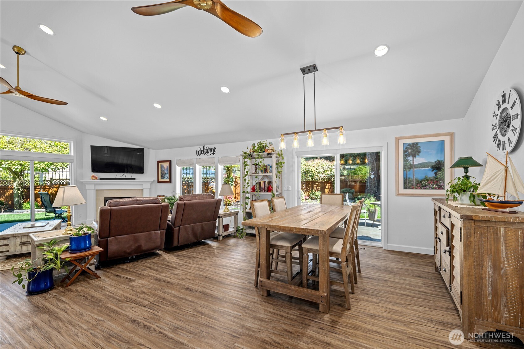 643 Edmonds Way Edmonds, WA 98020 - Photo 13 of 34