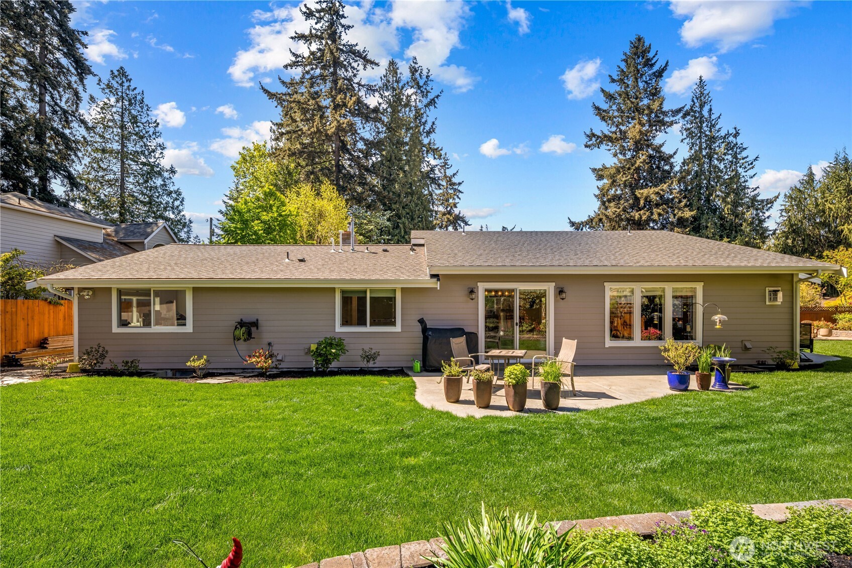 643 Edmonds Way Edmonds, WA 98020 - Photo 23 of 34