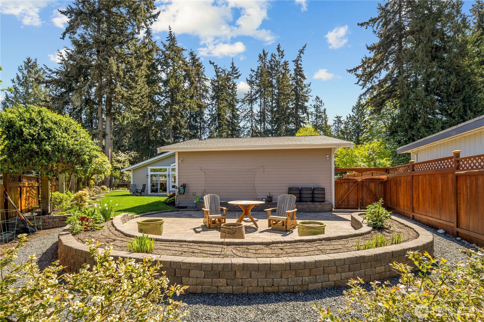 643 Edmonds Way Edmonds, WA 98020 - Photo 25 of 34