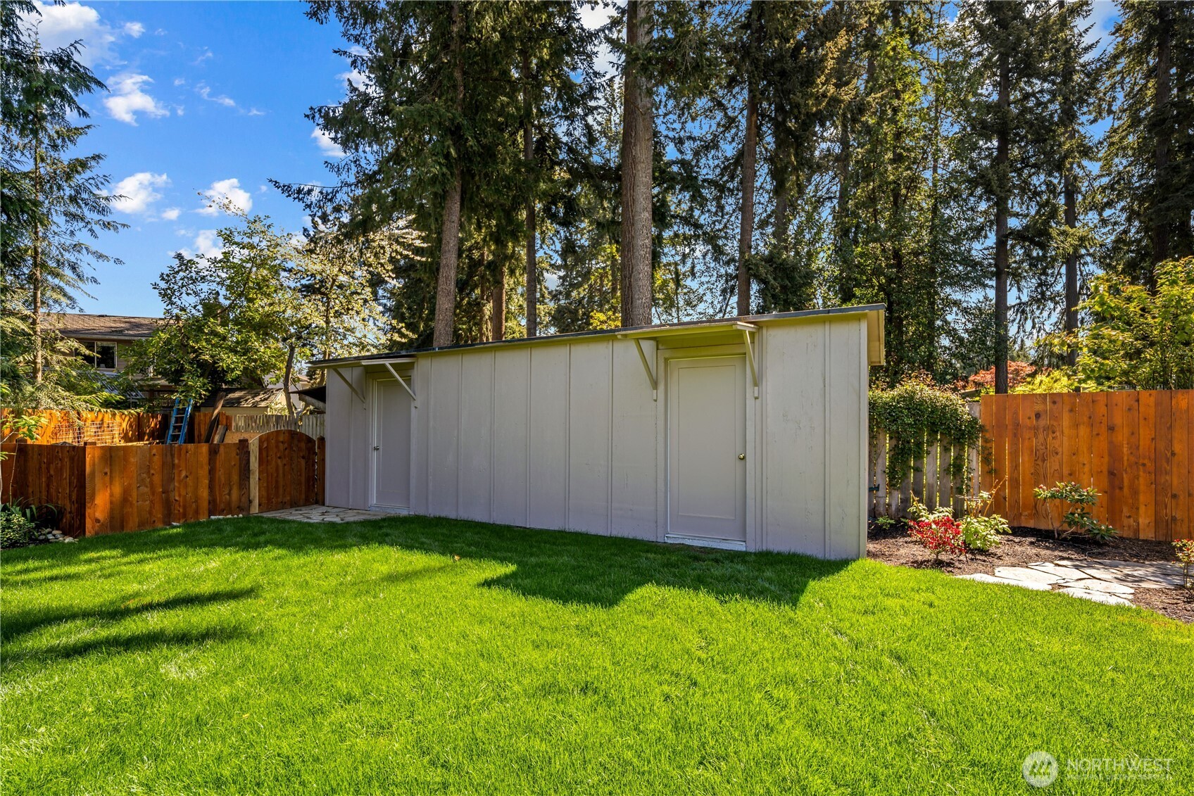 643 Edmonds Way Edmonds, WA 98020 - Photo 26 of 34