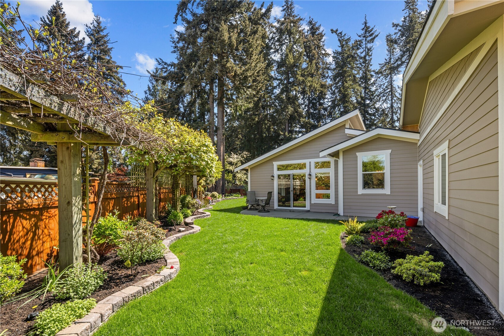 643 Edmonds Way Edmonds, WA 98020 - Photo 27 of 34