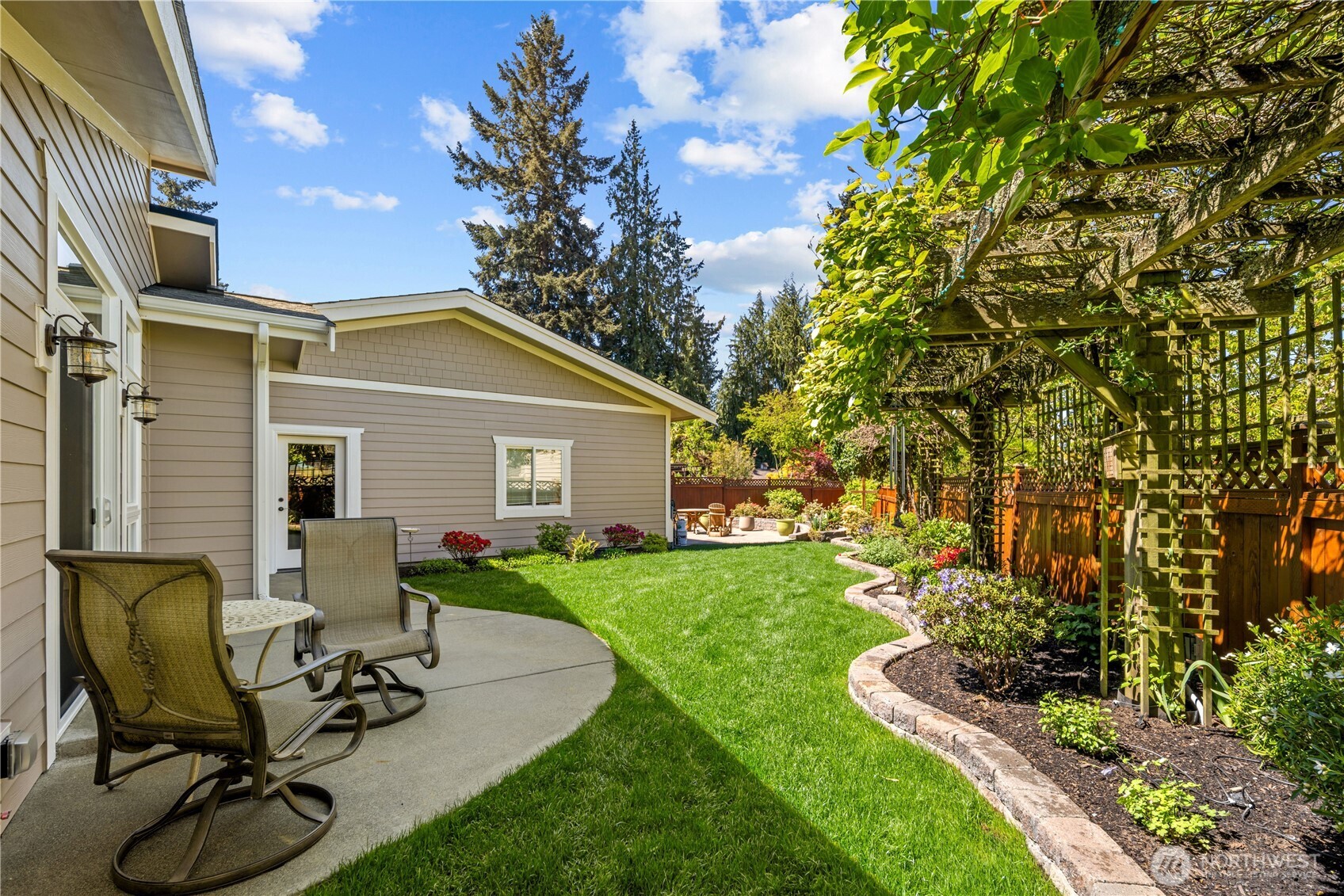 643 Edmonds Way Edmonds, WA 98020 - Photo 29 of 34