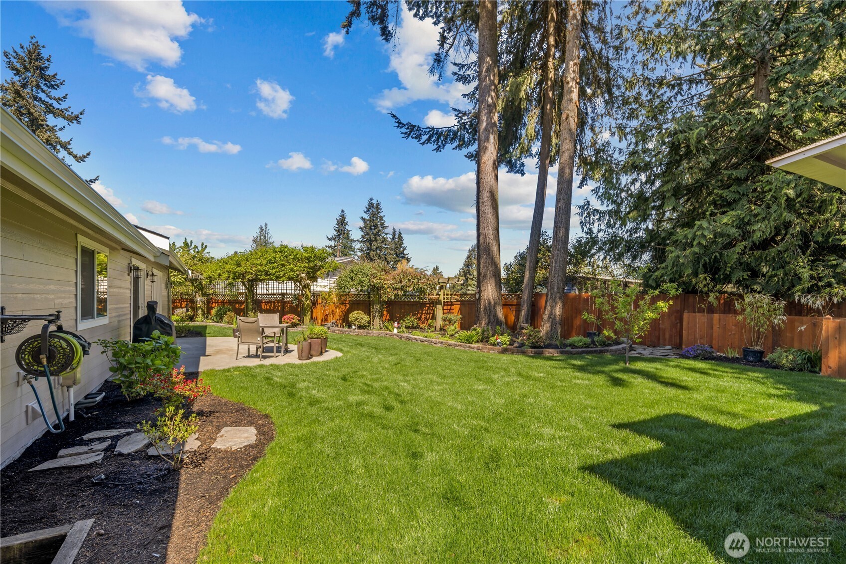 643 Edmonds Way Edmonds, WA 98020 - Photo 31 of 34