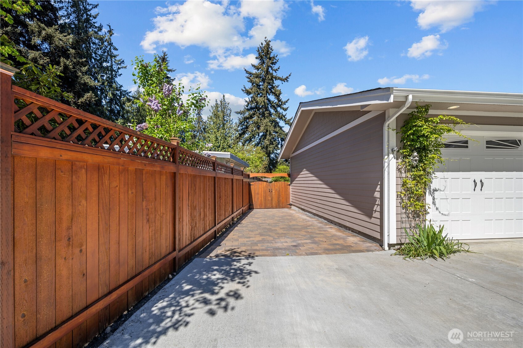 643 Edmonds Way Edmonds, WA 98020 - Photo 32 of 34