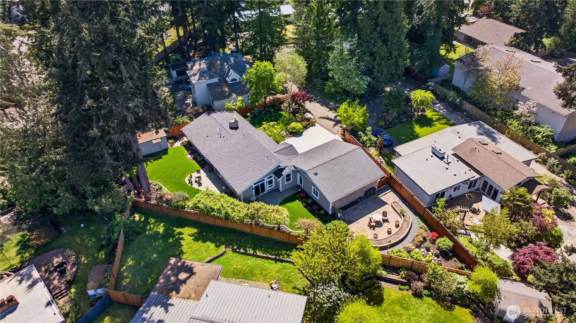 643 Edmonds Way Edmonds, WA 98020 - Photo 33 of 34