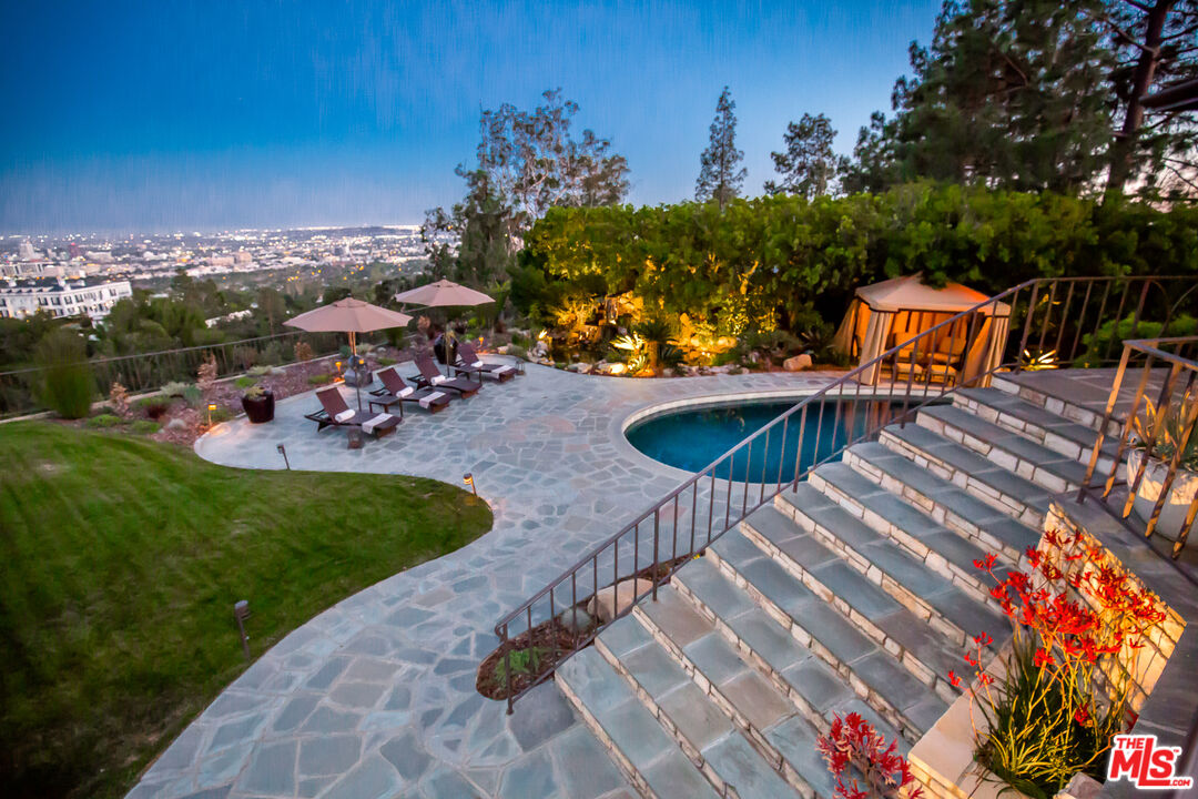 1131 Miradero Road Beverly Hills, CA 90210 - Photo 38 of 42