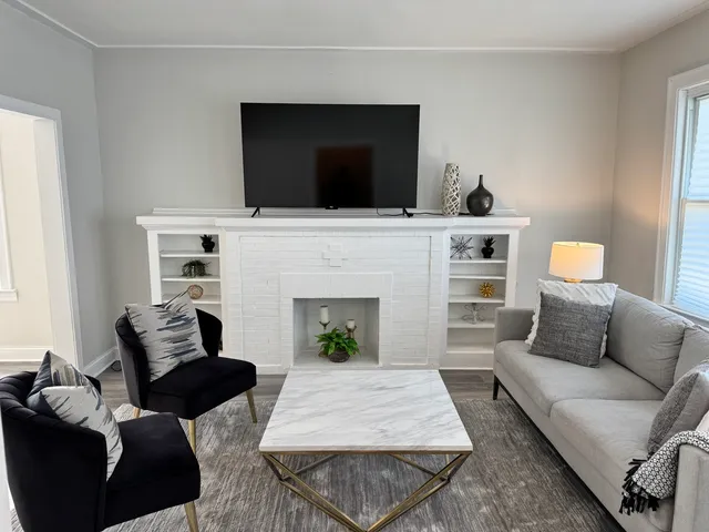 $299,000 | 822 East 87th Place, Chicago, IL 60619