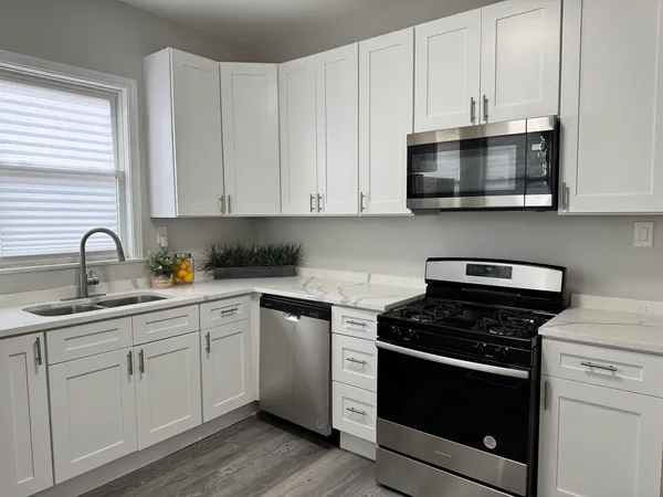 $275,000 | 822 East 87th Place, Chicago, IL 60619