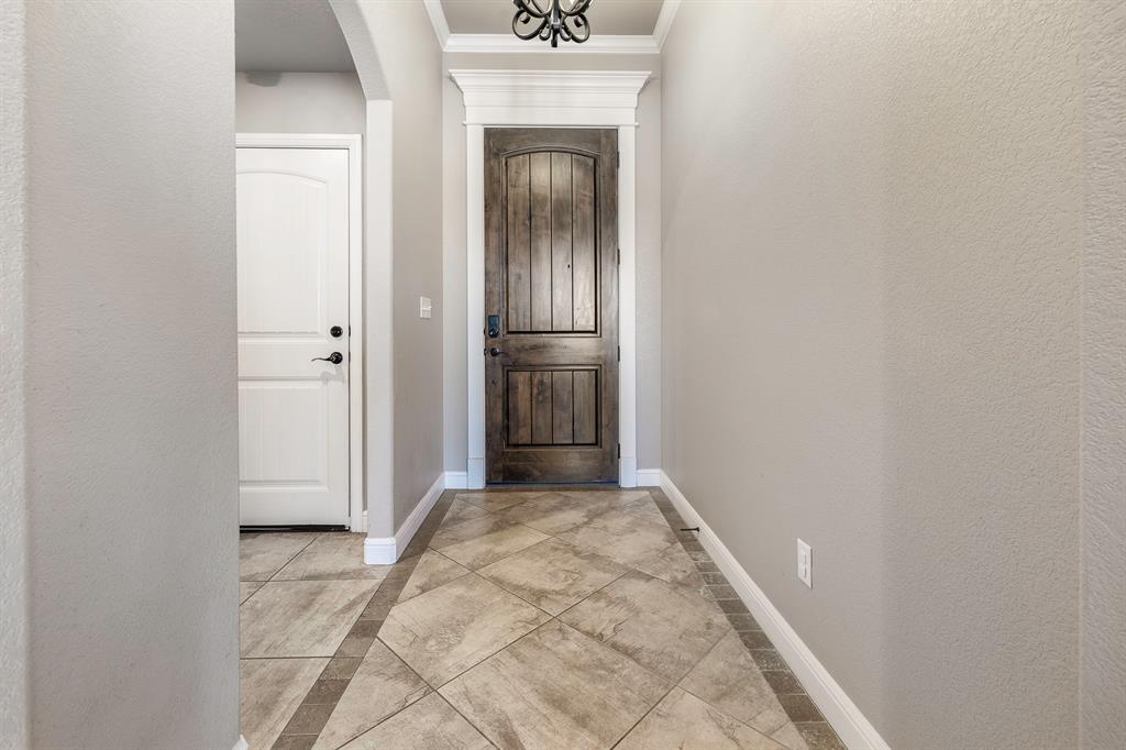 9142 Parkview Circle Tolar, TX 76476 - Photo 14 of 31 a view of a hallway with a sink