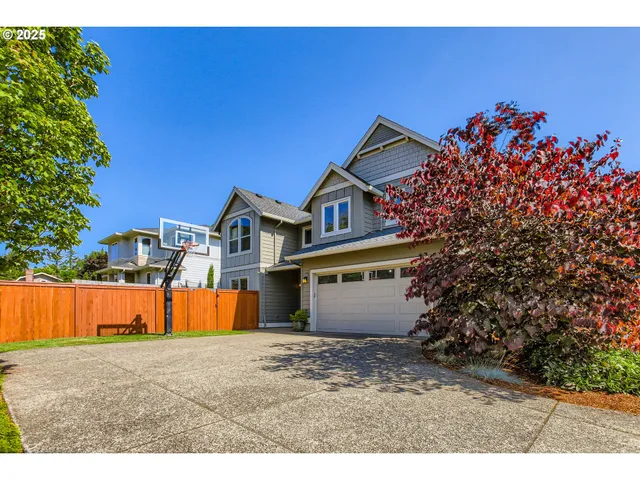 $699,900 | 8326 Southwest Oak Street, Portland, OR 97223