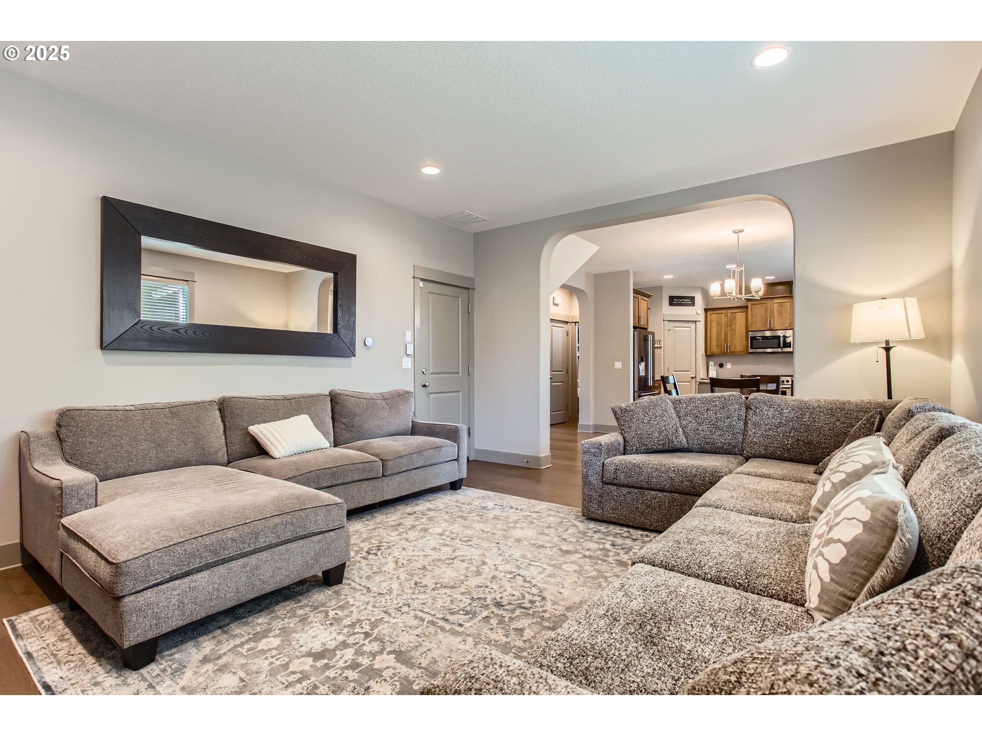 8326 Southwest Oak Street Portland, OR 97223 - Photo 4 of 29