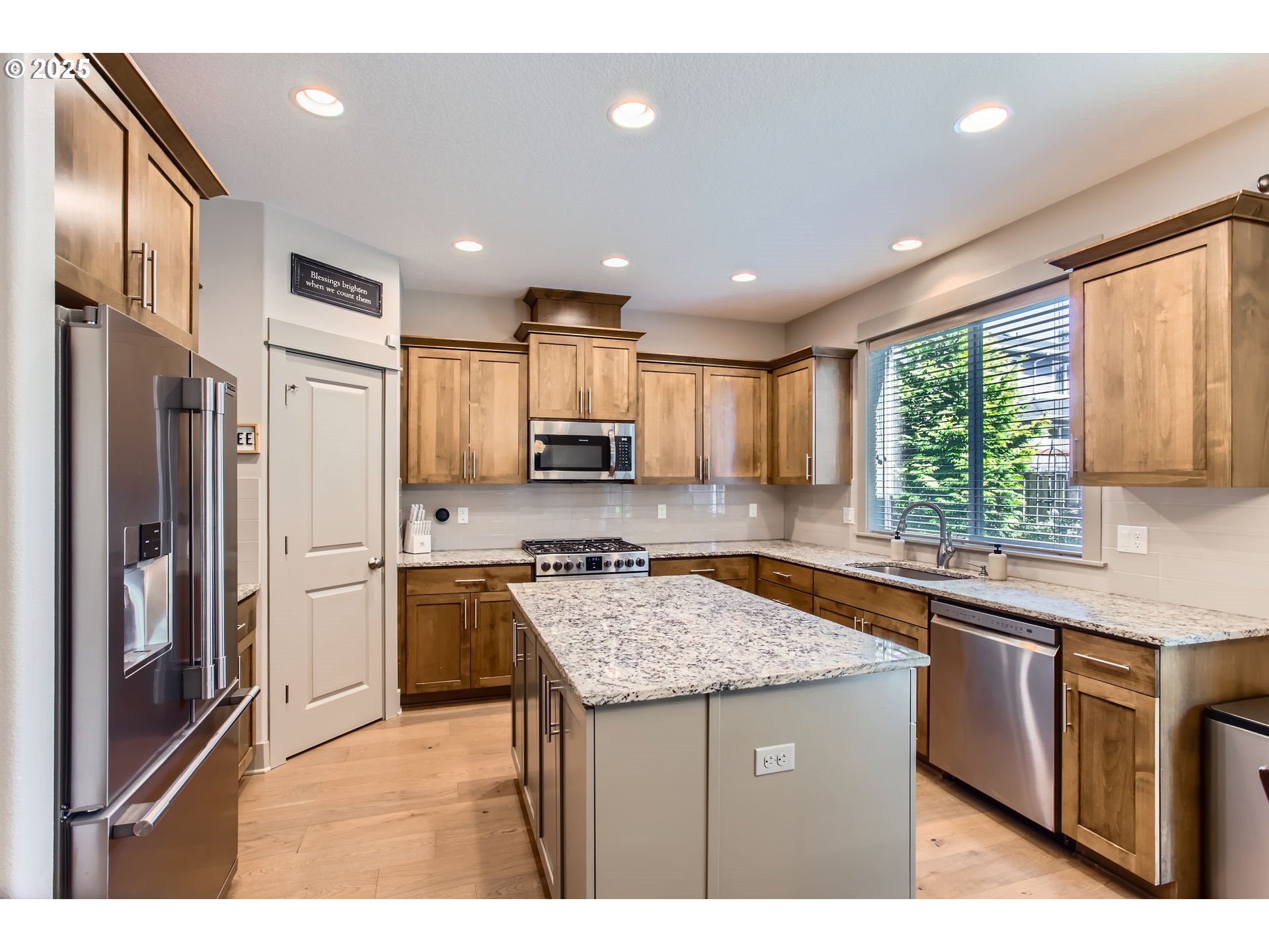 8326 Southwest Oak Street Portland, OR 97223 - Photo 7 of 29