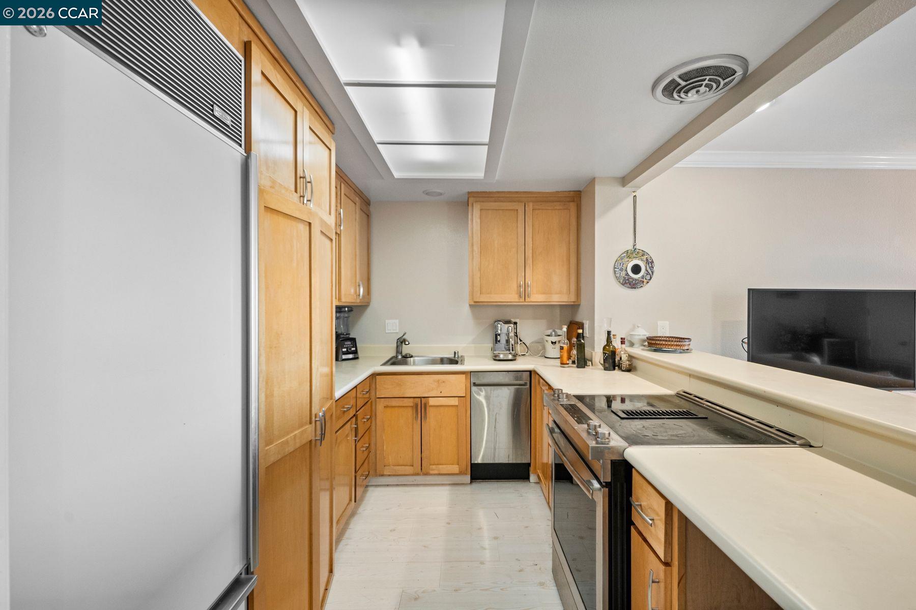 2 Panoramic Way, Unit 304 Berkeley, CA 94704 - Photo 12 of 43