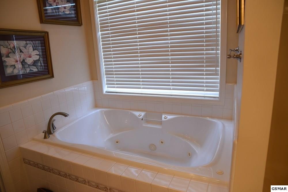 2015 James Road Sevierville, TN 37876 - Photo 14 of 28 Gallery Image 14