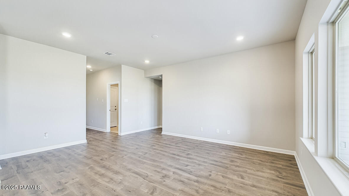 123 Lake Ridge Drive Broussard, LA 70518 - Photo 5 of 24 123 Lake Ridge Drive, Broussard, LA