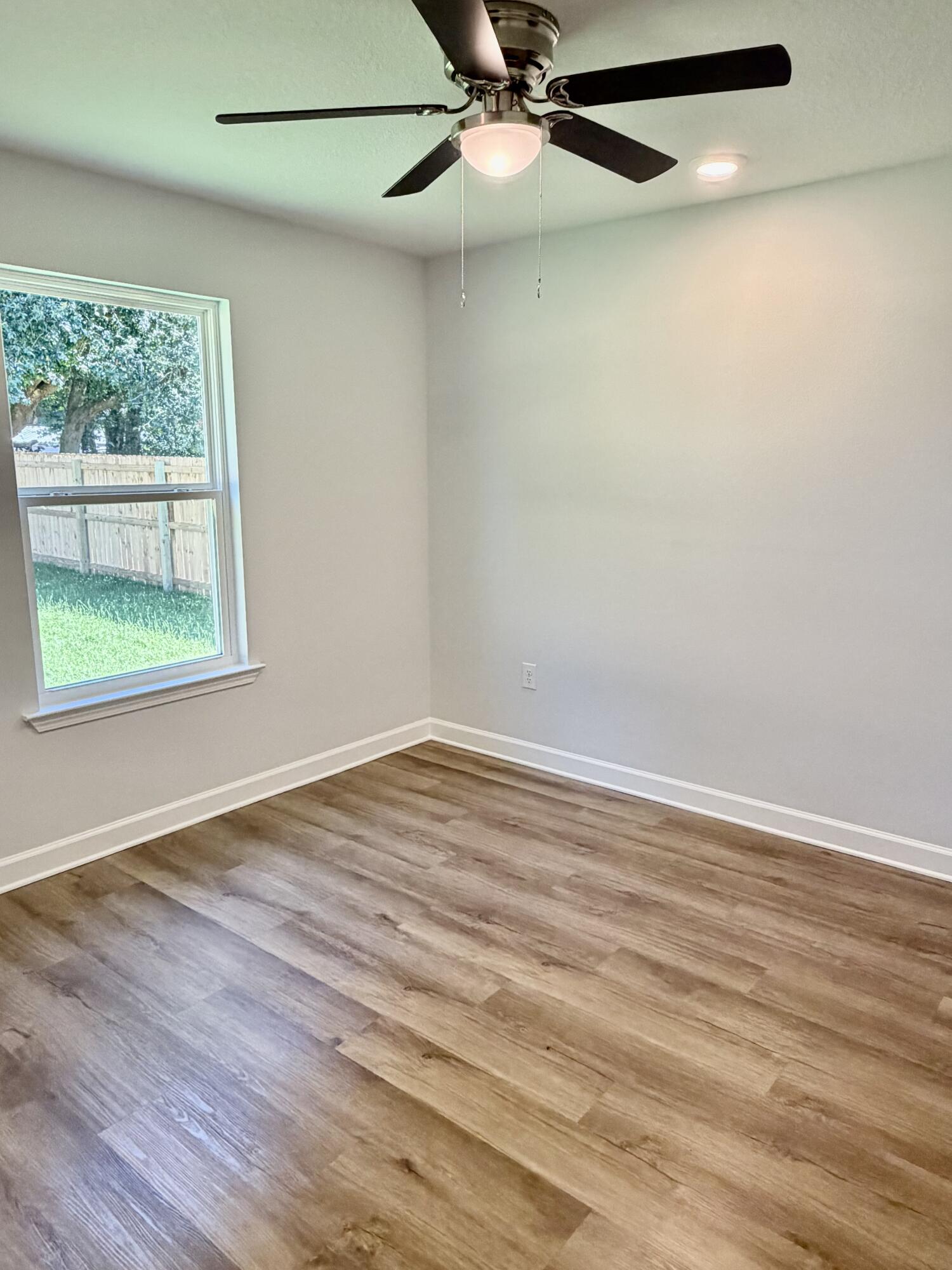 2913 Shoffner Avenue Crestview, FL 32539 - Photo 8 of 15 IMG_0073