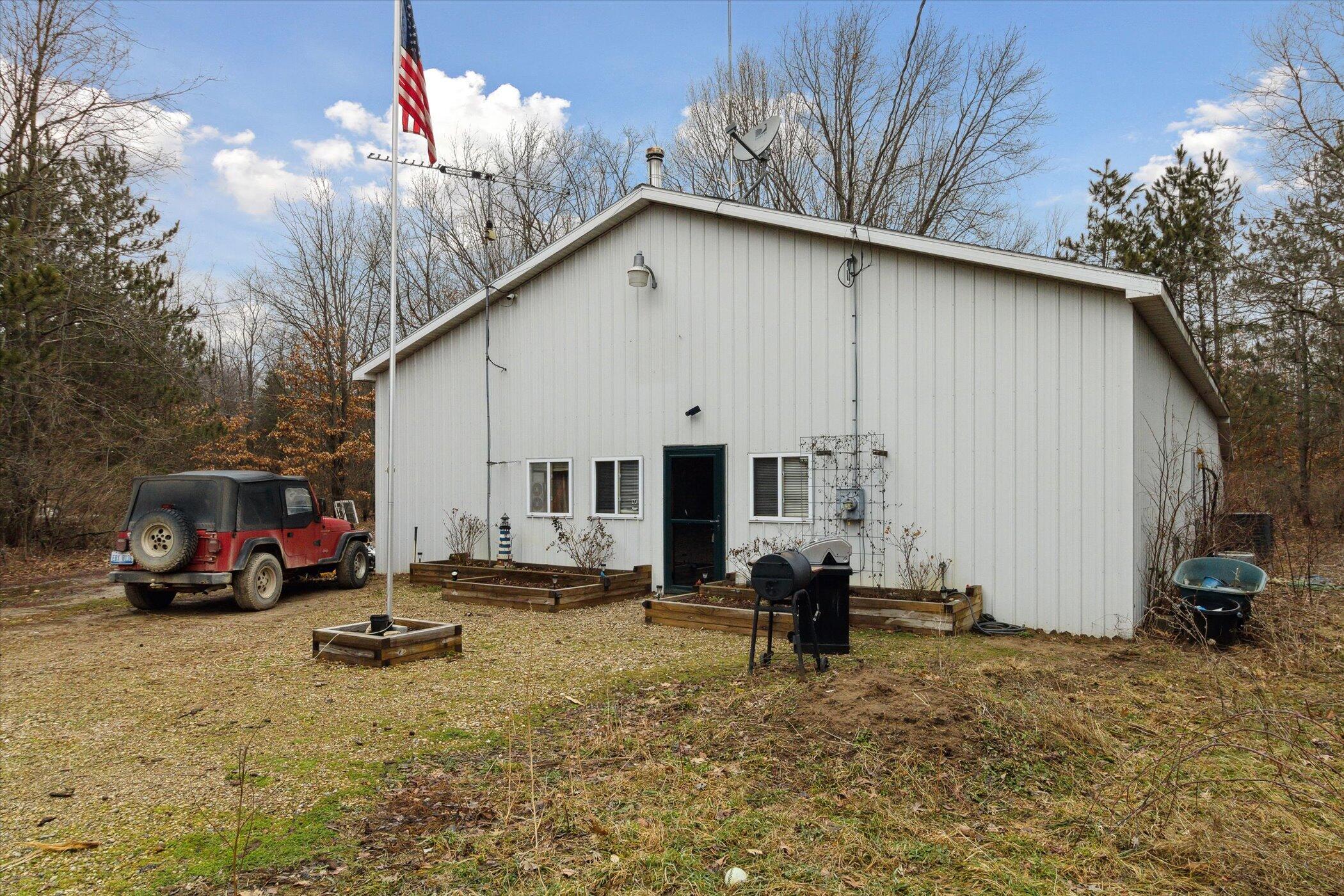 10051 Spencer Road Crystal, MI 48818 - Photo 36 of 39 03-10051-Spencer-Rd-Crystal-MI-48818-Win