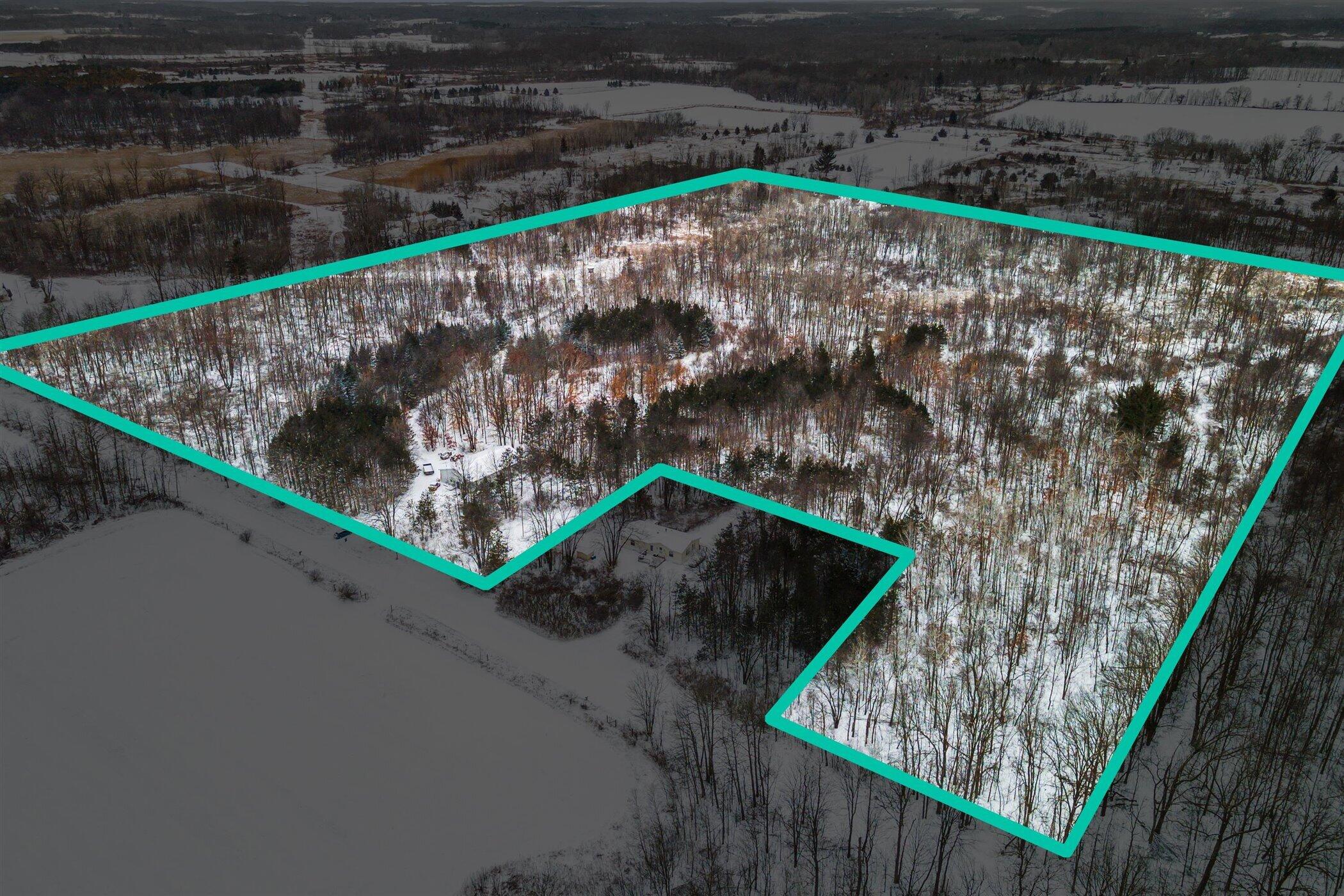 10051 Spencer Road Crystal, MI 48818 - Photo 9 of 39 27-10051-Spencer-Rd-Crystal-MI-48818-Win