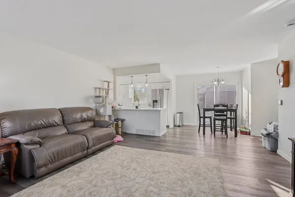 $515,000 | 866 Clark Lane, Des Plaines, IL 60016